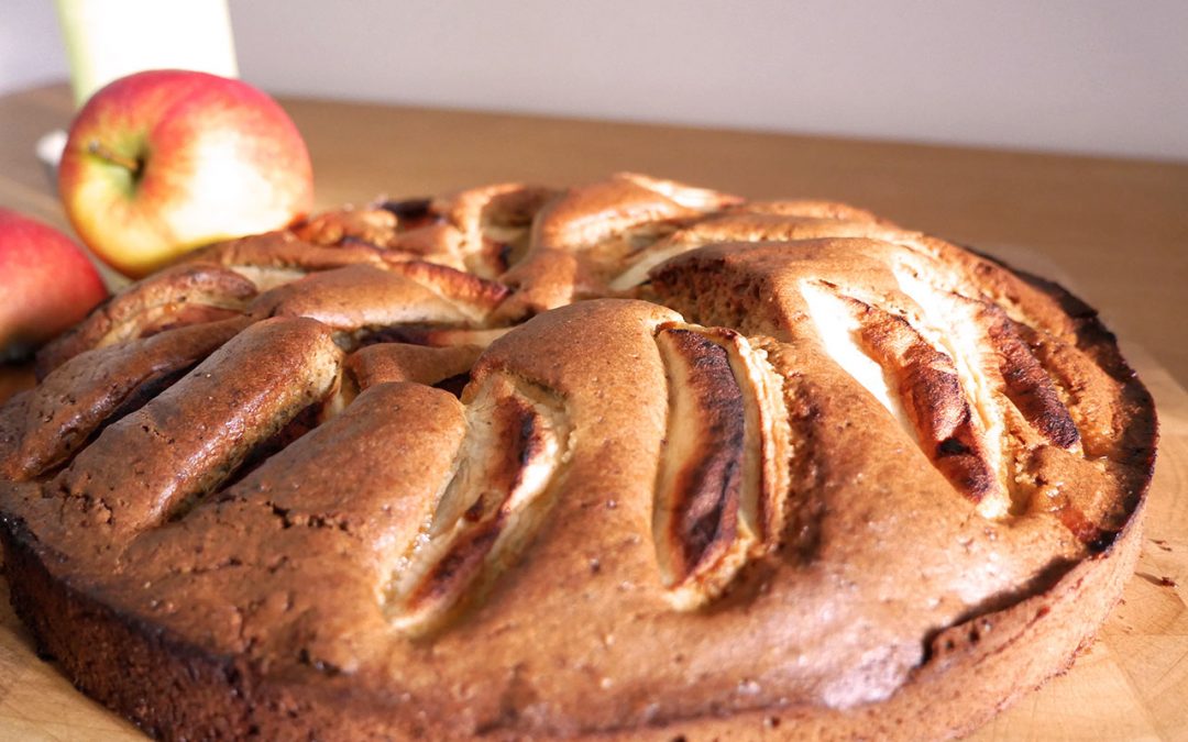 Apfelkuchen laktosefrei - lecker mit Mandelmilch genießen